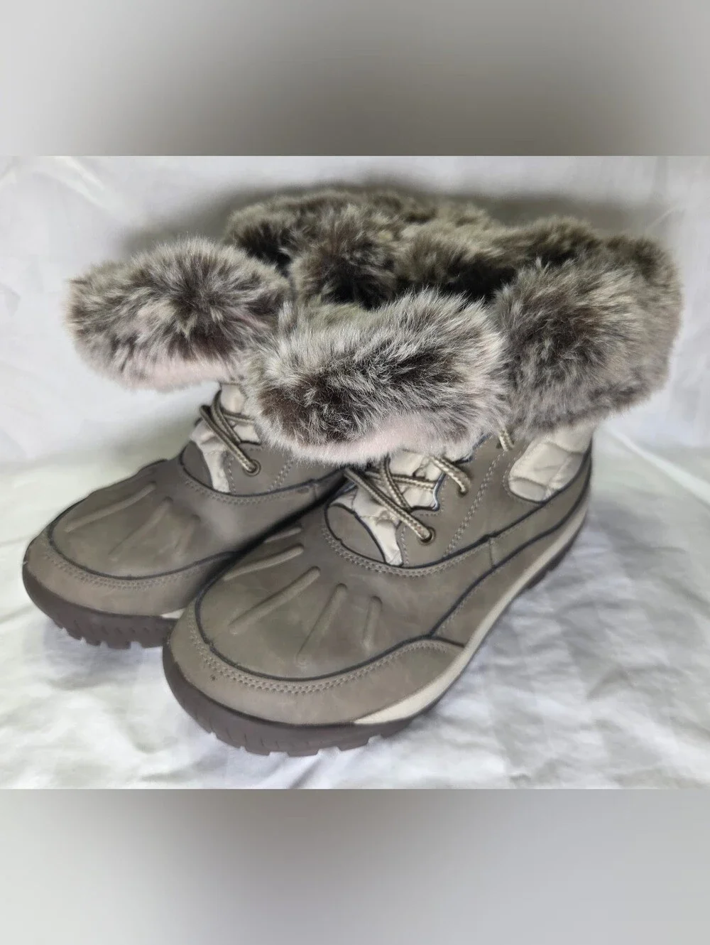 BEARPAW Becka Women’s Waterproof Snow Boots Stone Gray Fur Trim Lace Up Size 8